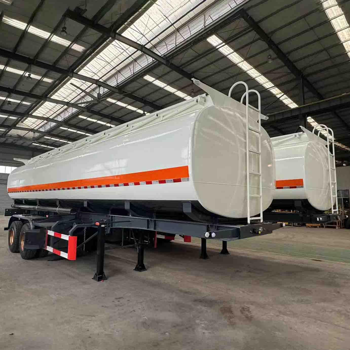 Fuel Tank Semi Trailer with Bogie Suspension